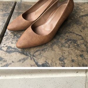Vionic Madison Heels size 10 brown snake
